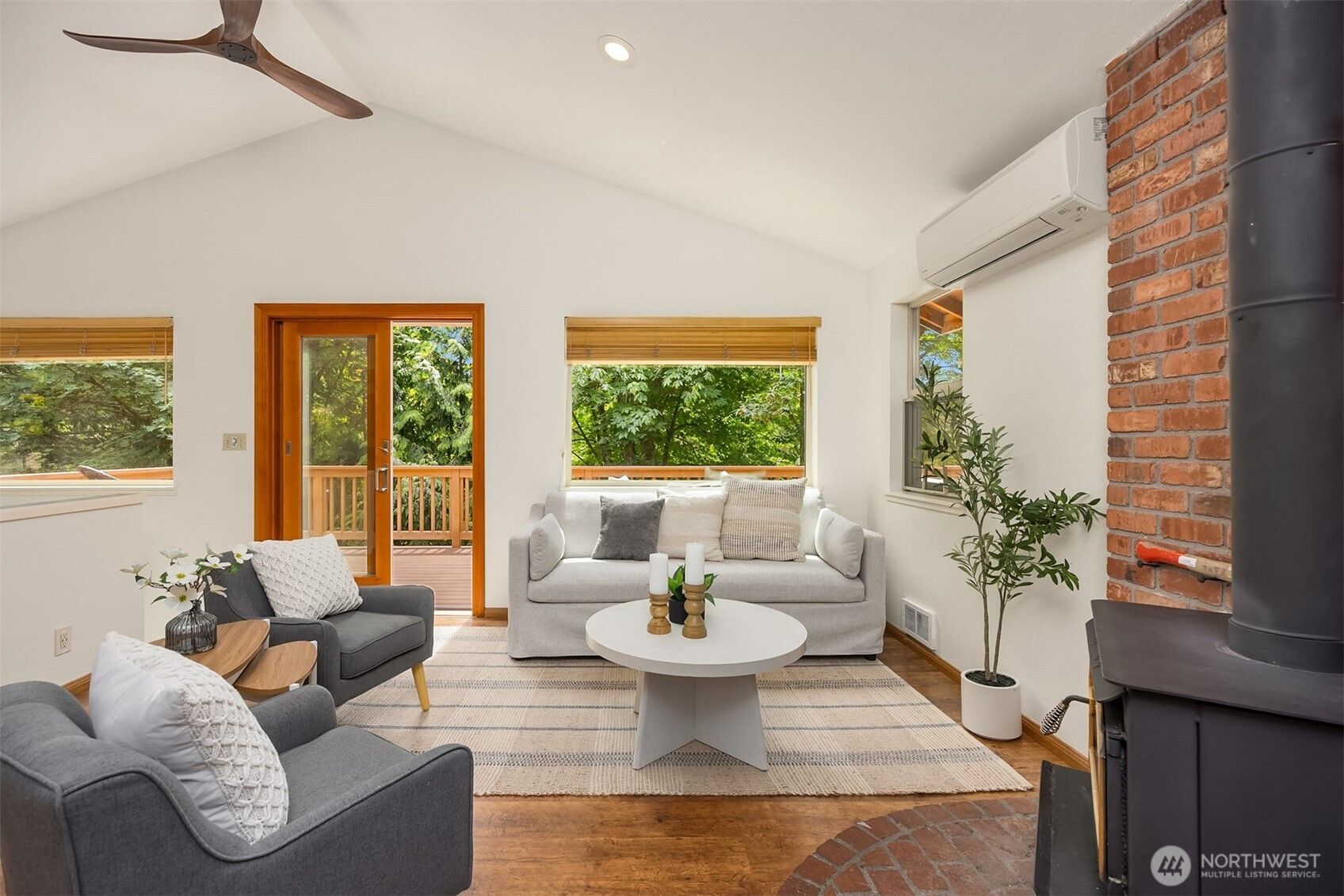 Land Listing Agent Photo