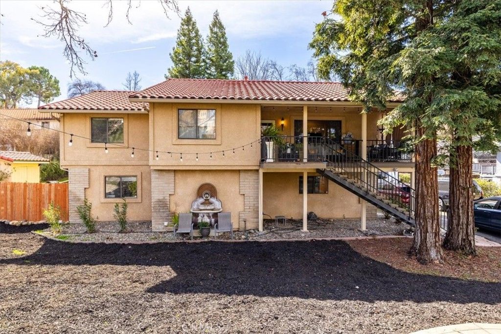 Land Listing Agent Photo